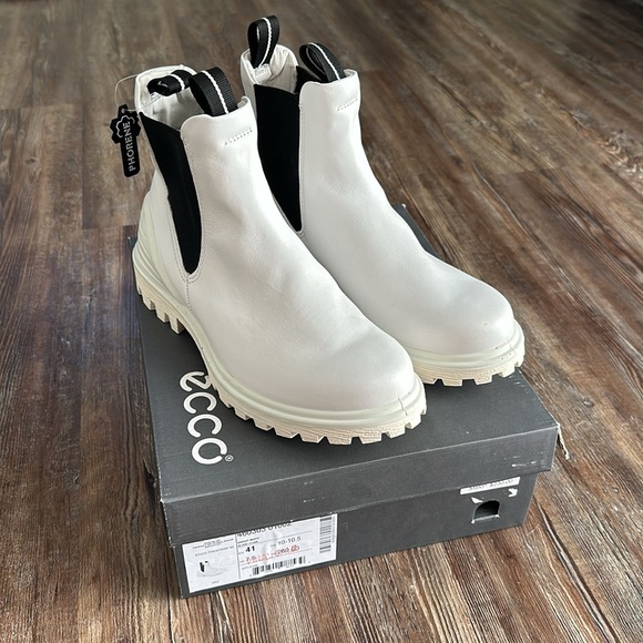 Ecco Tredtray White Leather Chelsea Boots - Picture 2 of 11